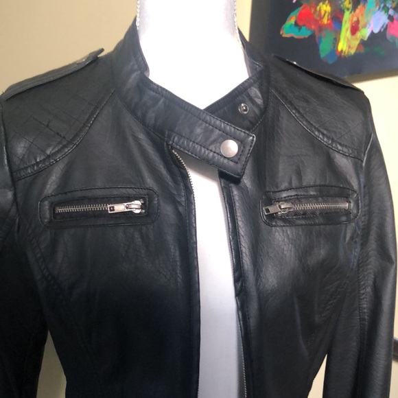 IB Duffusion women’s Faux Leather Jacket size medium. - Picture 2 of 4